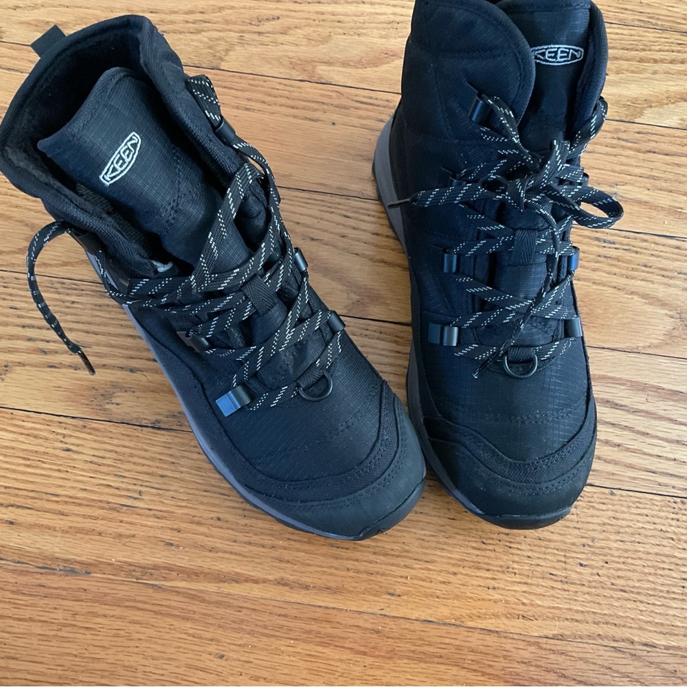 Keen waterproof hiker